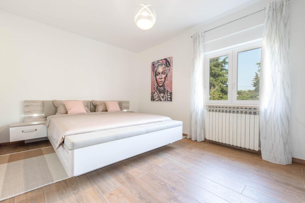 Newly Renovated Holiday Apartment Sirius 波雷奇 外观 照片
